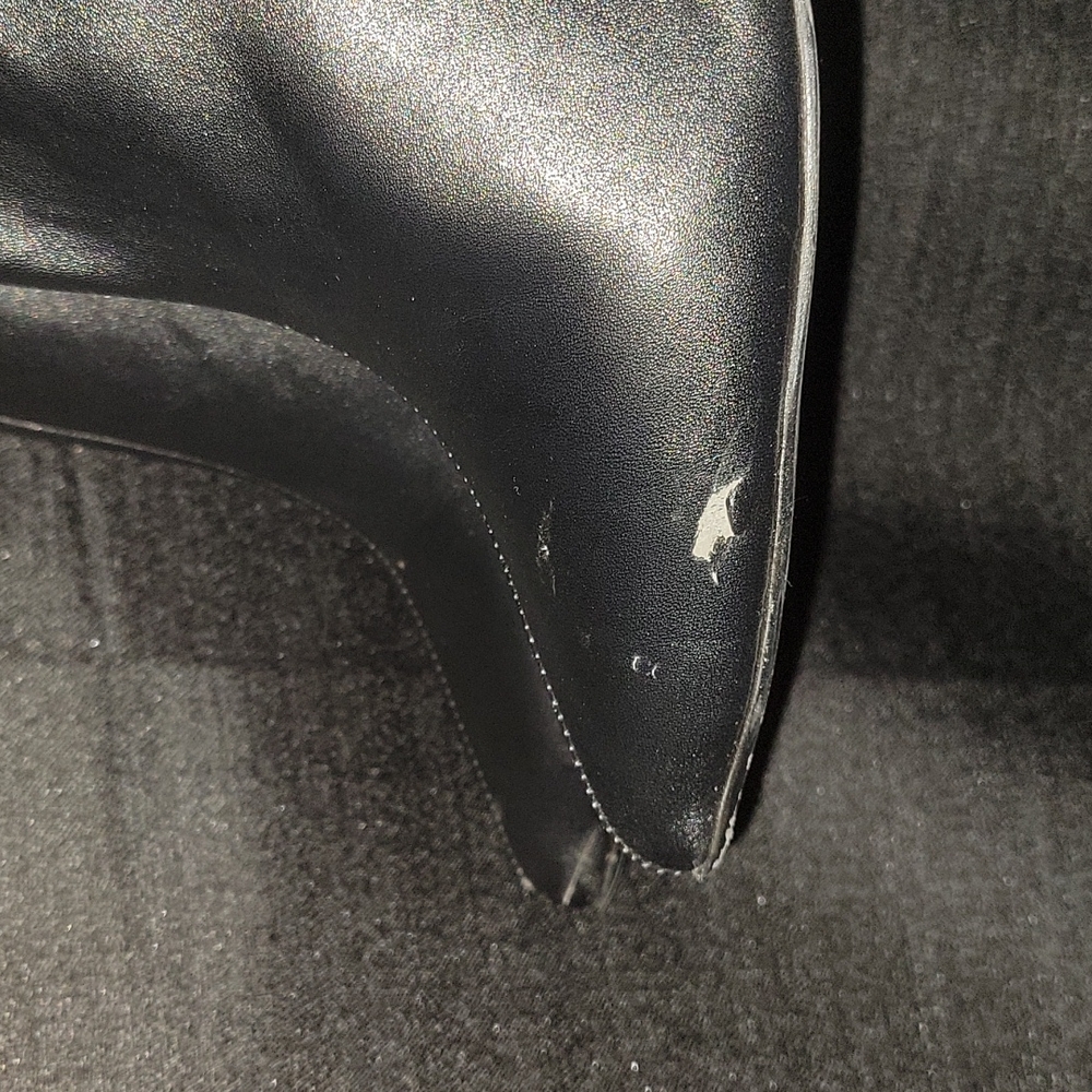 Boots - Picture 6 of 9